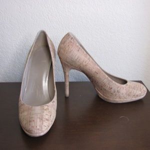 Stuart Weitzman Cork Pumps Heels Size 9.5 Preowned